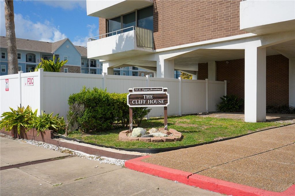 715 S Upper Broadway St 1203, Corpus Christi, TX 78401 — photo 3