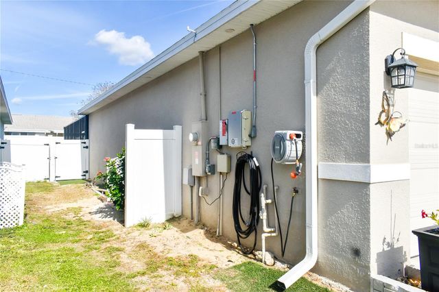 180 LAKE SMART CIRCLE, Winter Haven, FL 33881