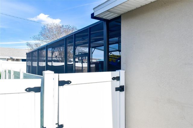 180 LAKE SMART CIRCLE, Winter Haven, FL 33881