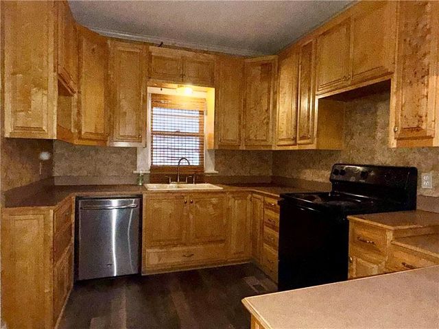 3108 Crawford Avenue, Parsons, KS 67357