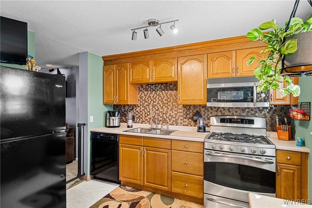 39 Dubonnet Drive, Cheektowaga, NY 14043