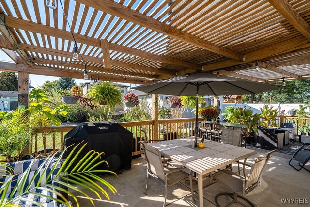 39 Dubonnet Drive, Cheektowaga, NY 14043