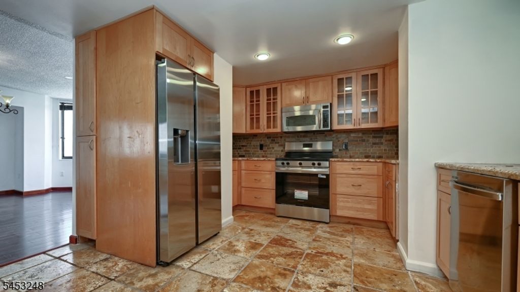 2140 Harmon Cove Tower 2140, Secaucus Town, NJ 07094 — photo 4