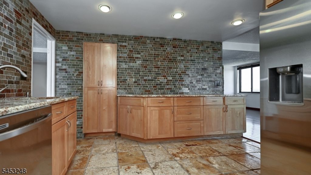 2140 Harmon Cove Tower 2140, Secaucus Town, NJ 07094 — photo 5