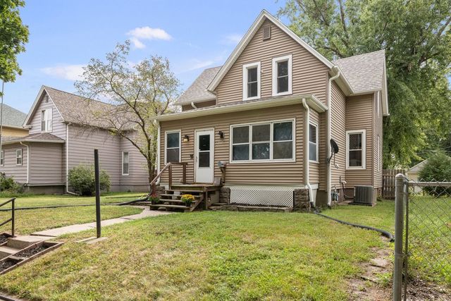 2117 Claussen Street, Davenport, IA 52802