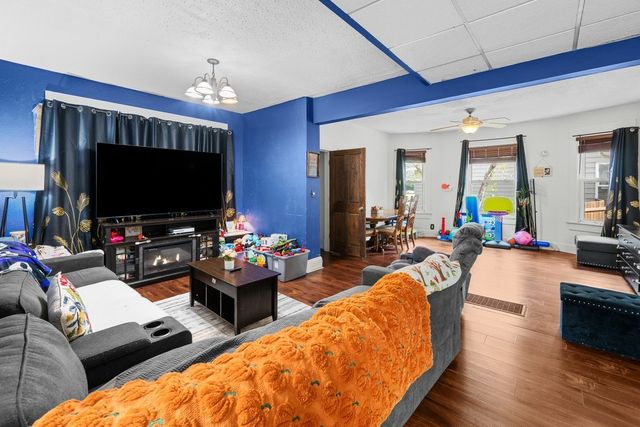 2117 Claussen Street, Davenport, IA 52802