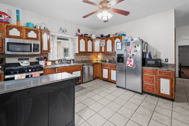 2117 Claussen Street, Davenport, IA 52802