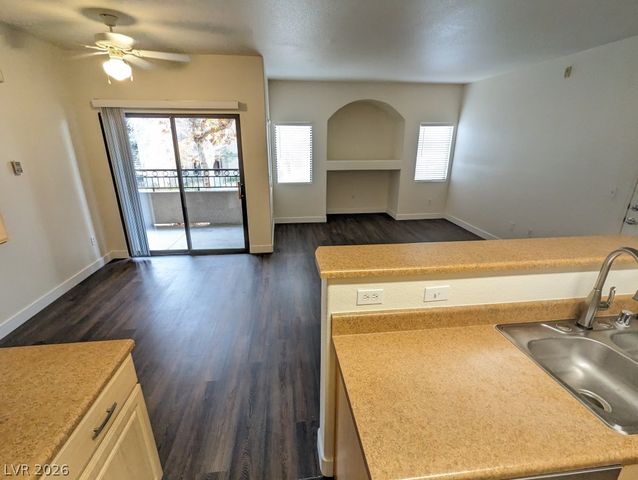 8250 North Grand Canyon Drive 1044, Las Vegas, NV 89166