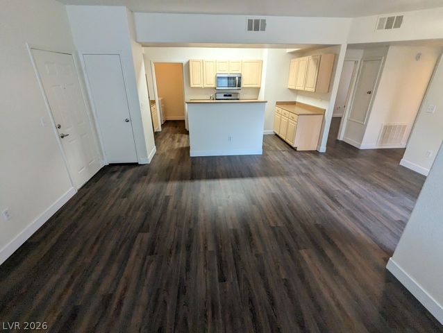 8250 North Grand Canyon Drive 1044, Las Vegas, NV 89166