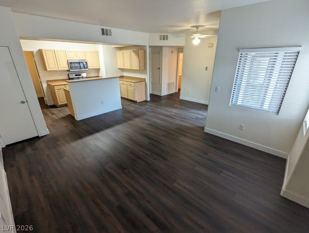 8250 North Grand Canyon Drive 1044, Las Vegas, NV 89166