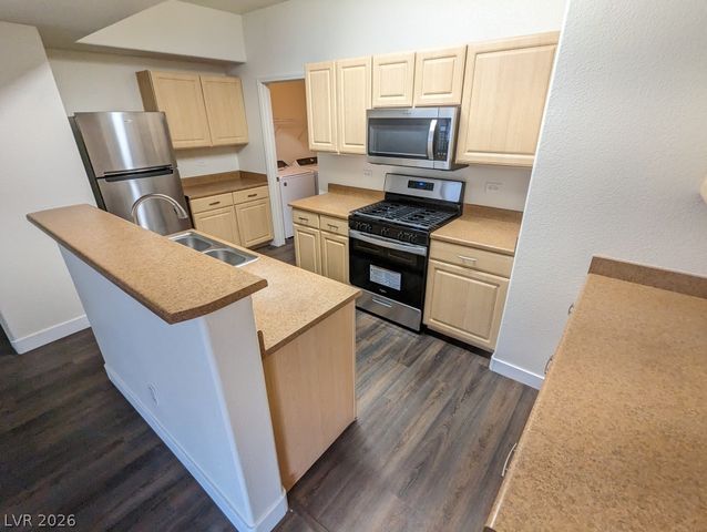 8250 North Grand Canyon Drive 1044, Las Vegas, NV 89166
