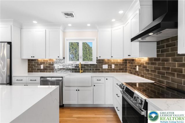 480 School House Road, Lower Nazareth Twp, PA 18064