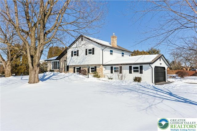 480 School House Road, Lower Nazareth Twp, PA 18064