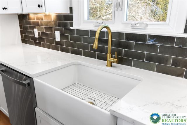 480 School House Road, Lower Nazareth Twp, PA 18064