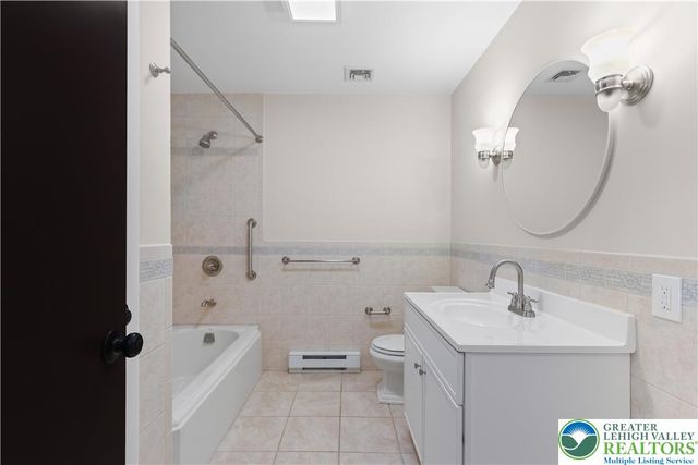 480 School House Road, Lower Nazareth Twp, PA 18064