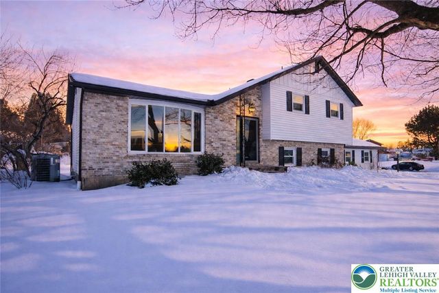 480 School House Road, Lower Nazareth Twp, PA 18064