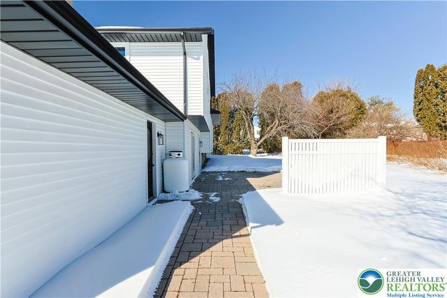 480 School House Road, Lower Nazareth Twp, PA 18064