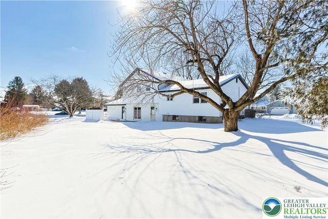 480 School House Road, Lower Nazareth Twp, PA 18064