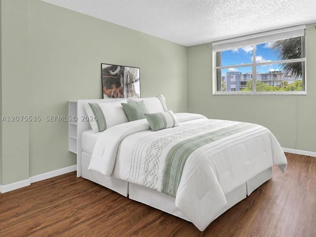 500 Executive Center Dr 3I, West Palm Beach, FL 33401