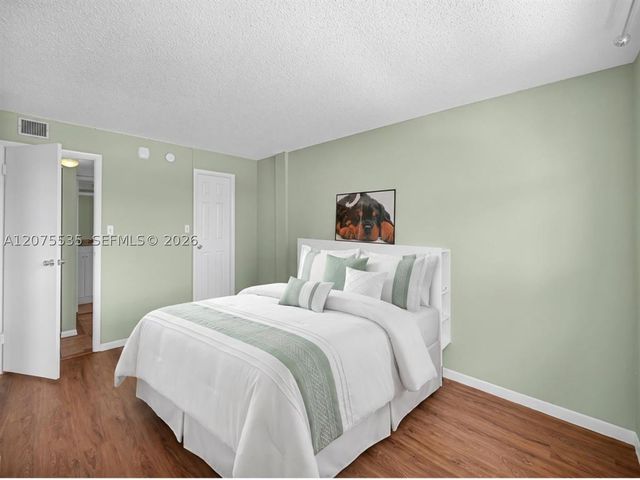 500 Executive Center Dr 3I, West Palm Beach, FL 33401