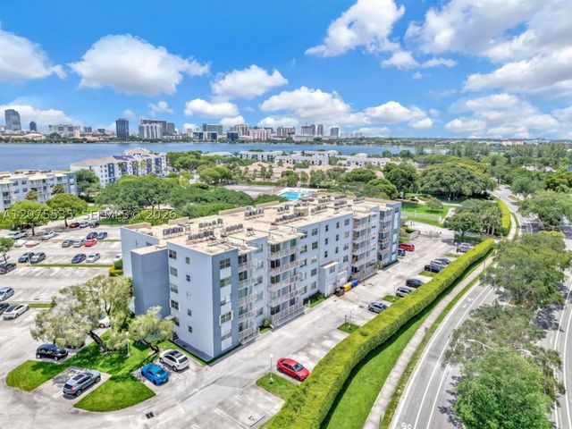 500 Executive Center Dr 3I, West Palm Beach, FL 33401