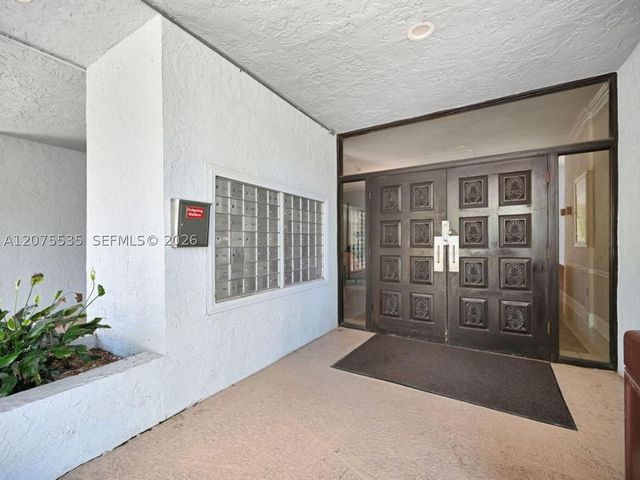500 Executive Center Dr 3I, West Palm Beach, FL 33401
