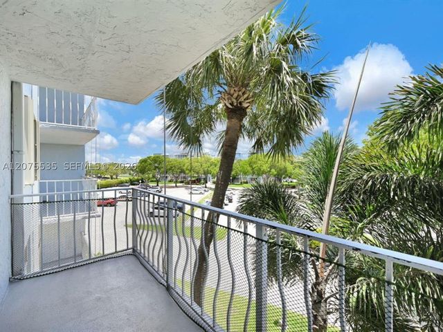 500 Executive Center Dr 3I, West Palm Beach, FL 33401