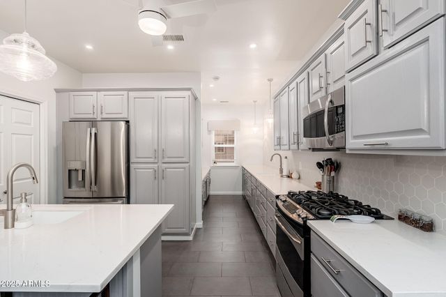 2922 N Rio De Flag Drive, Flagstaff, AZ 86004