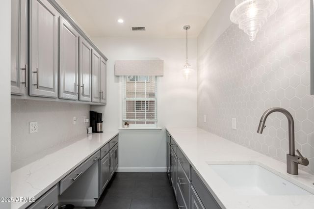 2922 N Rio De Flag Drive, Flagstaff, AZ 86004