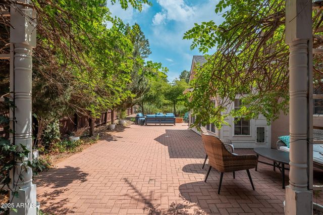 2922 N Rio De Flag Drive, Flagstaff, AZ 86004