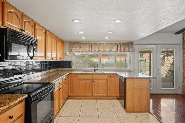 5619 Pine Row St, Houston, TX 77049