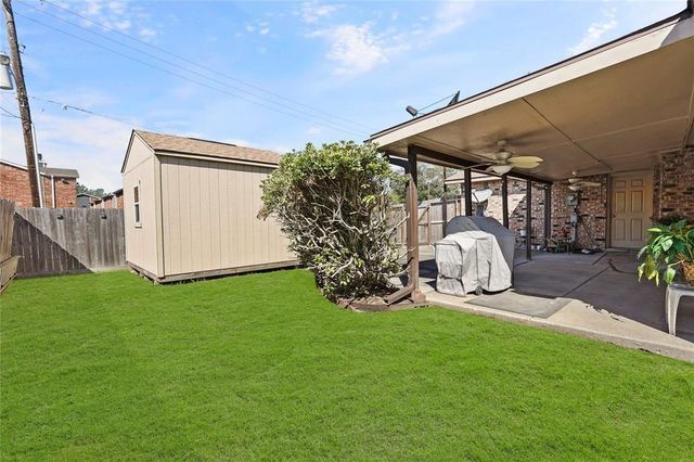 5619 Pine Row St, Houston, TX 77049