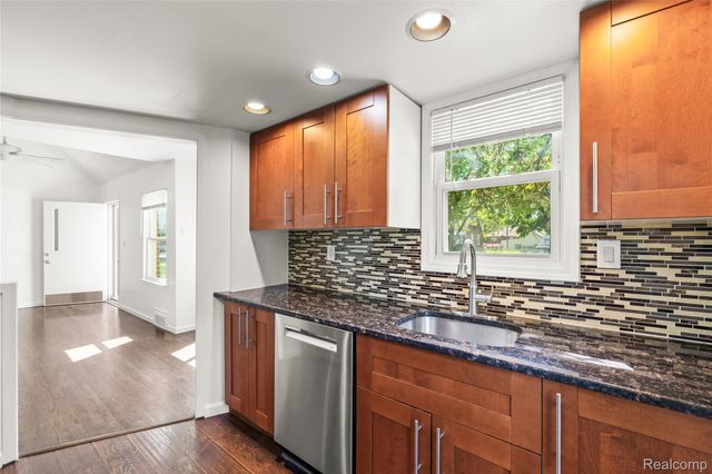 11348 Cavell Street, Livonia, MI 48150