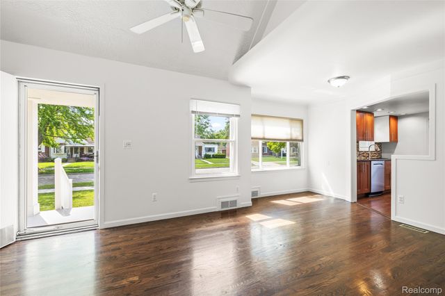 11348 Cavell Street, Livonia, MI 48150
