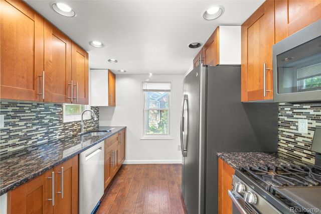11348 Cavell Street, Livonia, MI 48150