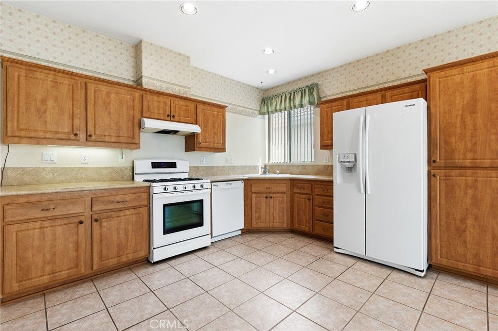 Image 12 of property listing at 27927 Blaze Lane, Sun City, CA 92585