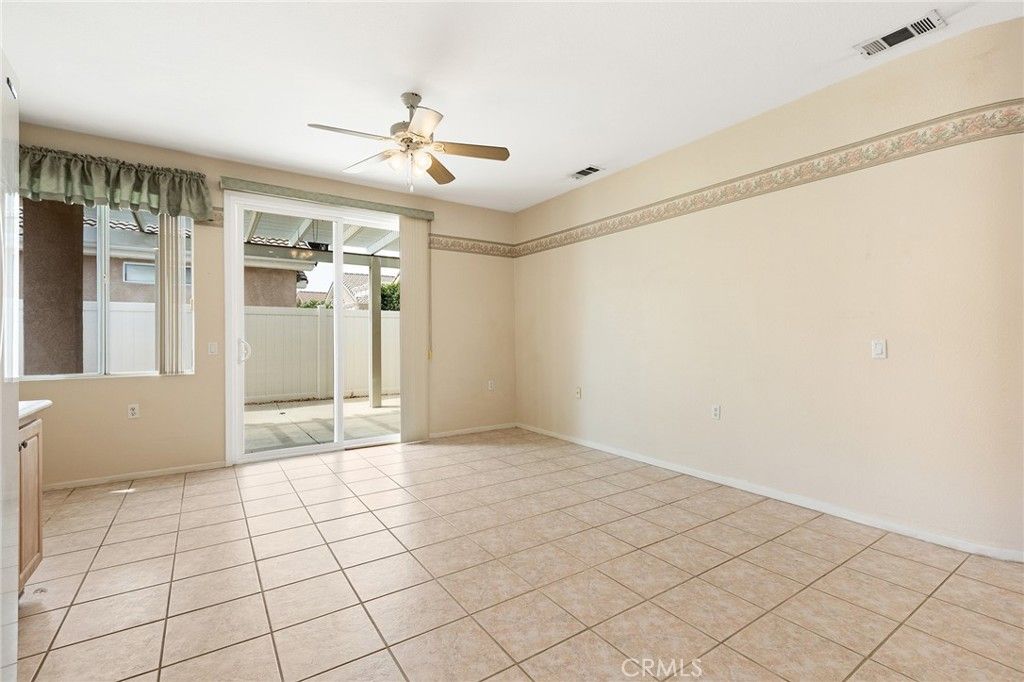 Image 13 of property listing at 27927 Blaze Lane, Sun City, CA 92585
