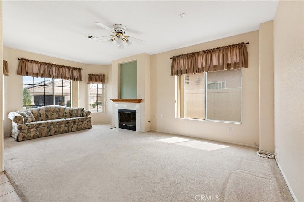 Image 6 of property listing at 27927 Blaze Lane, Sun City, CA 92585