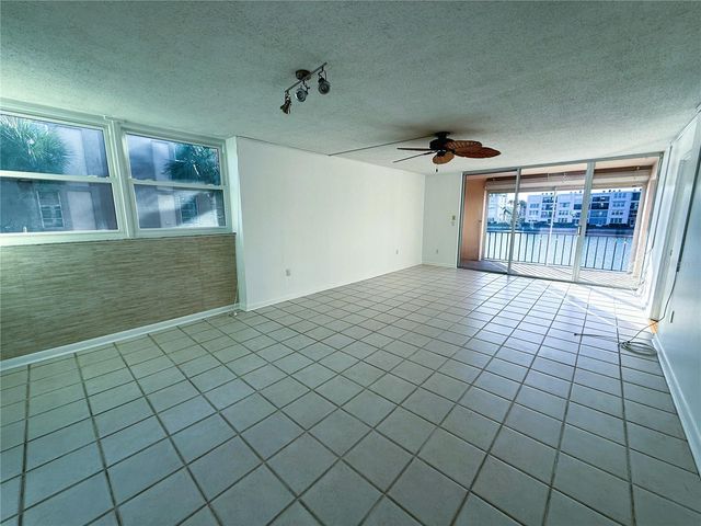 7560 BAY ISLAND DRIVE S 246, South Pasadena, FL 33707