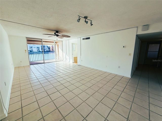 7560 BAY ISLAND DRIVE S 246, South Pasadena, FL 33707