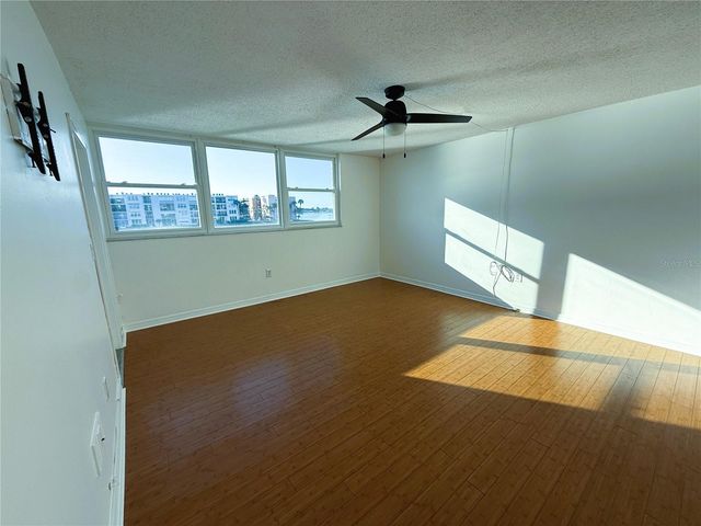 7560 BAY ISLAND DRIVE S 246, South Pasadena, FL 33707