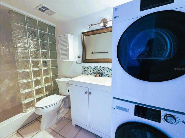 7560 BAY ISLAND DRIVE S 246, South Pasadena, FL 33707