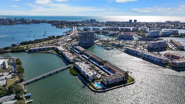 7560 BAY ISLAND DRIVE S 246, South Pasadena, FL 33707