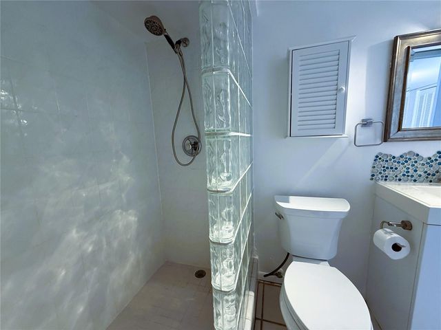 7560 BAY ISLAND DRIVE S 246, South Pasadena, FL 33707