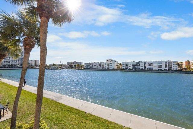 7560 BAY ISLAND DRIVE S 246, South Pasadena, FL 33707