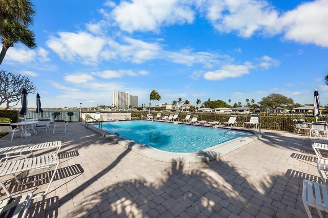 7560 BAY ISLAND DRIVE S 246, South Pasadena, FL 33707