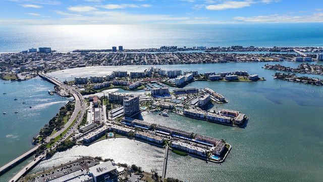 7560 BAY ISLAND DRIVE S 246, South Pasadena, FL 33707