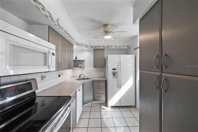 7560 BAY ISLAND DRIVE S 246, South Pasadena, FL 33707