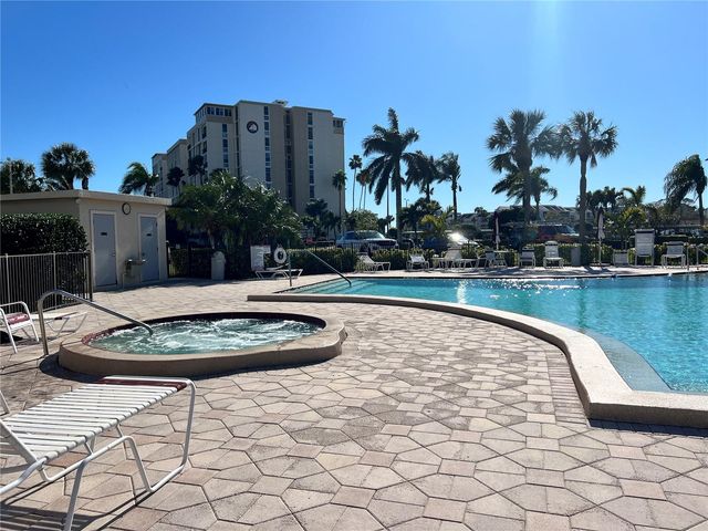 7560 BAY ISLAND DRIVE S 246, South Pasadena, FL 33707