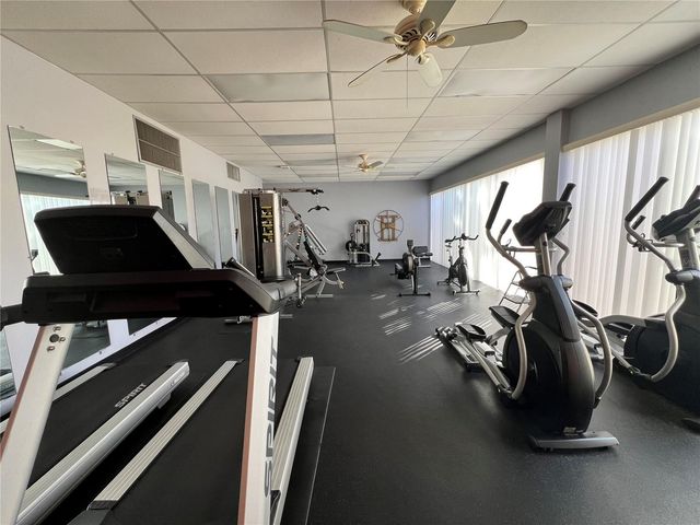 7560 BAY ISLAND DRIVE S 246, South Pasadena, FL 33707